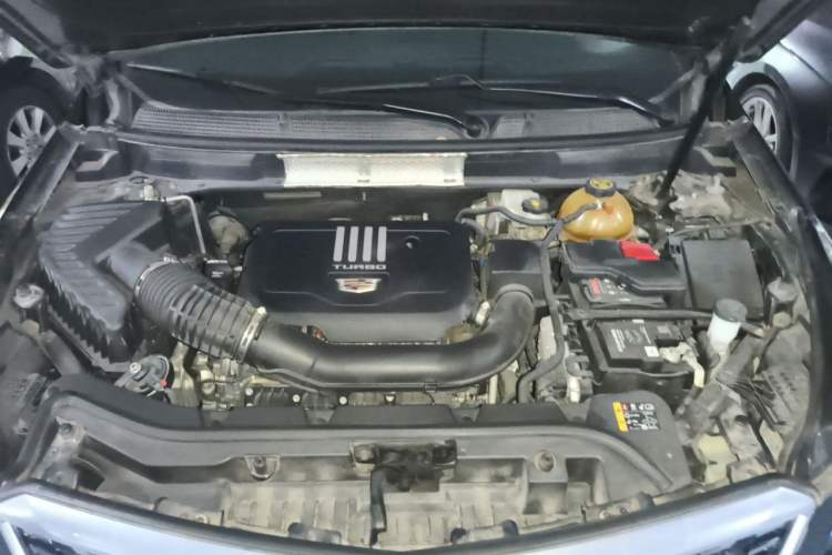 Used Cadillac XT5 2020 28T Luxury Version Engine Bay