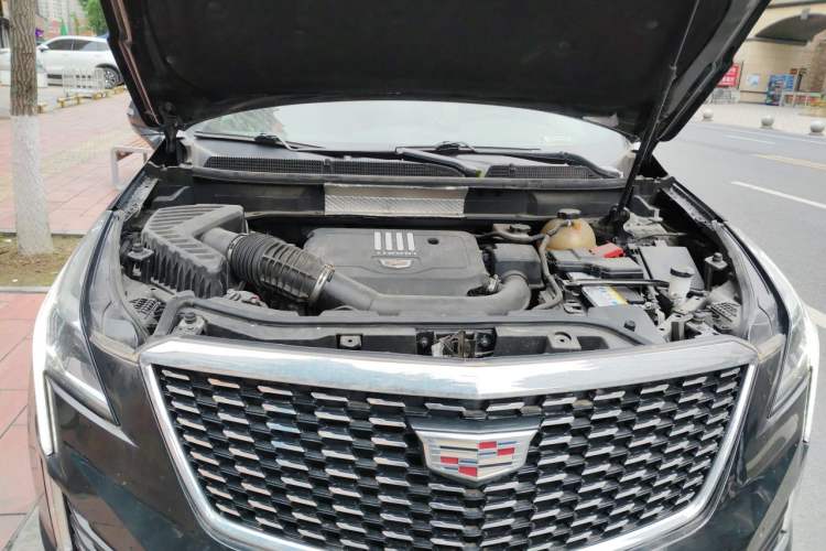 Used Cadillac XT5 2020 Revised Version 28T Tech Edition Engine Bay