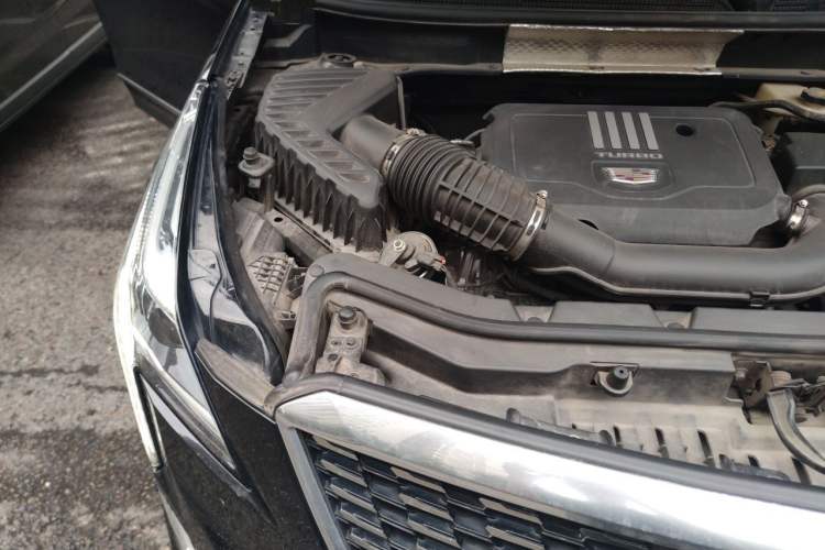 Used Cadillac XT5 2020 Revised Version 28T Luxury Edition Engine Bay Right