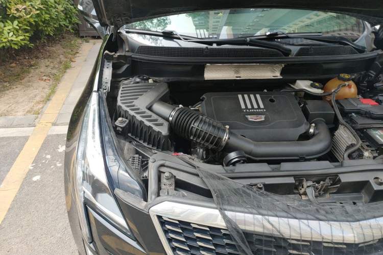 Used Cadillac XT5 2020 Revised Version 28T Luxury Edition Engine Bay Right