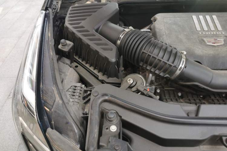 Used Cadillac XT5 2020 28T Luxury Version Engine Bay Right