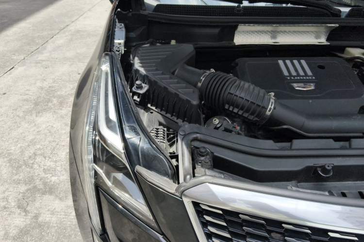 Used Cadillac XT5 2020 Revised Version 28T Luxury Edition Engine Bay Right