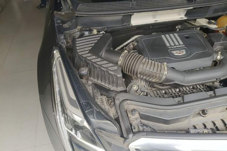 Used Cadillac XT5 2020 Revised Version 28T Luxury Edition Engine Bay Right