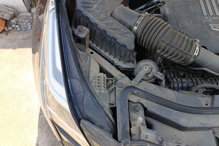 Used Cadillac XT5 2020 28T Luxury Version Engine Bay Right