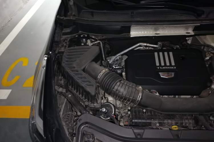 Used Cadillac XT5 2020 Revised Version 28T Luxury Edition Engine Bay Right