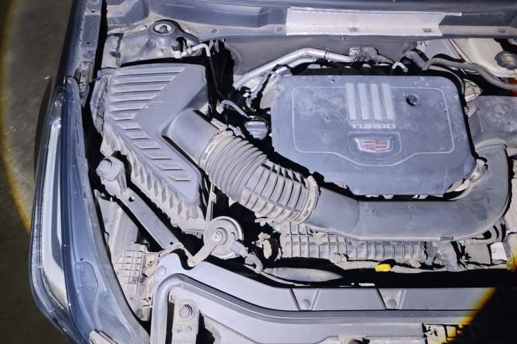 Used Cadillac XT5 2020 28T Luxury Version Engine Bay Right
