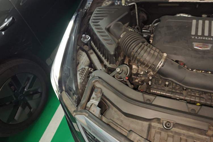 Used Cadillac XT5 2020 Revised Version 28T Luxury Edition Engine Bay Right