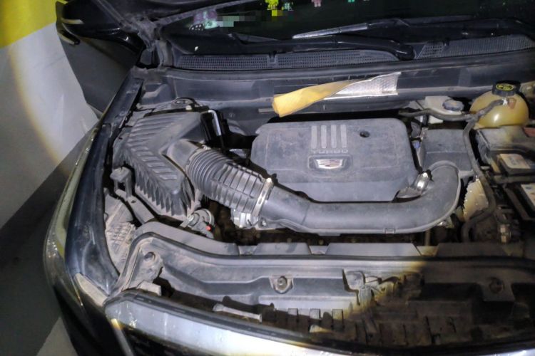Used Cadillac XT5 2020 28T Luxury Version Engine Bay Right