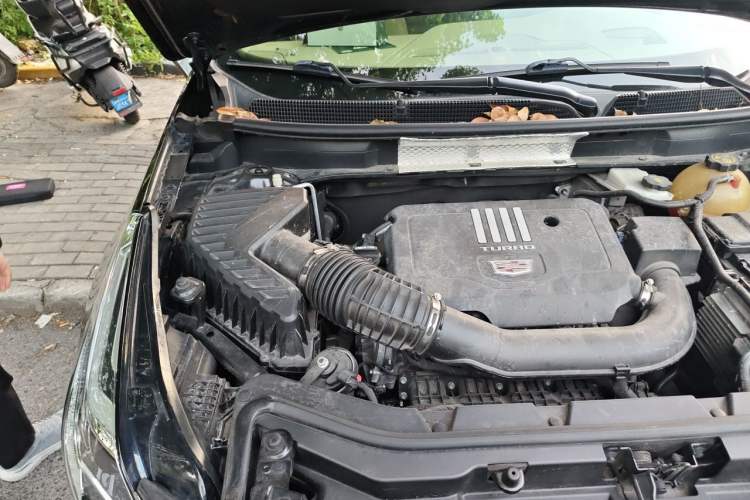 Used Cadillac XT5 2020 Facelift 28T All-Wheel-Drive Platinum Sport Edition Engine Bay Right