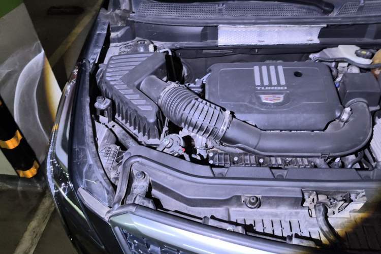 Used Cadillac XT5 2020 Revised Version 28T Luxury Edition Engine Bay Right