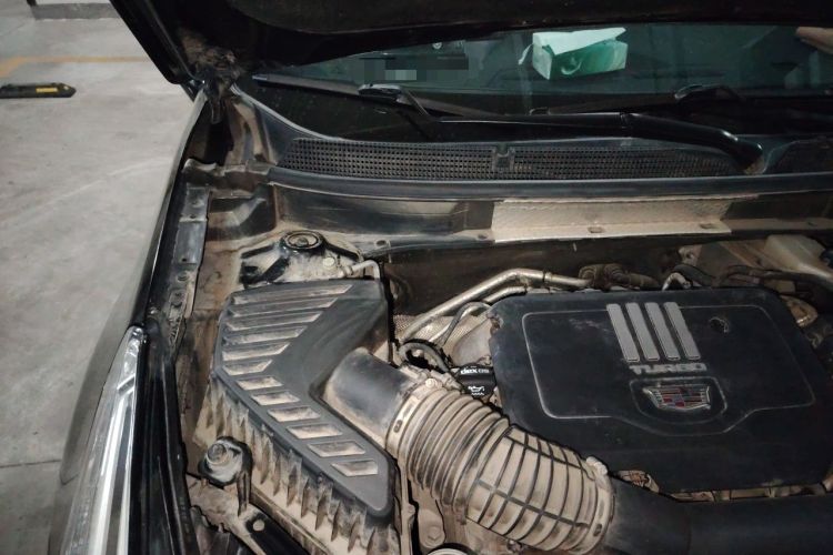 Used Cadillac XT5 2020 28T Tech Edition Engine Bay Right