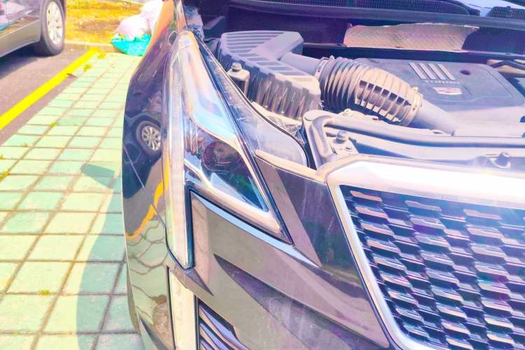 Used Cadillac XT5 2020 Revised Version 28T Luxury Edition Engine Bay Right