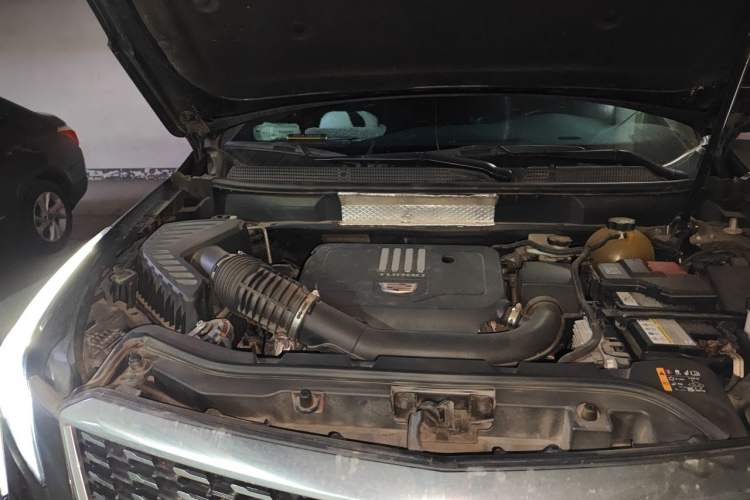 Used Cadillac XT5 2020 28T Four-Wheel Drive Luxury Version Engine Bay Right