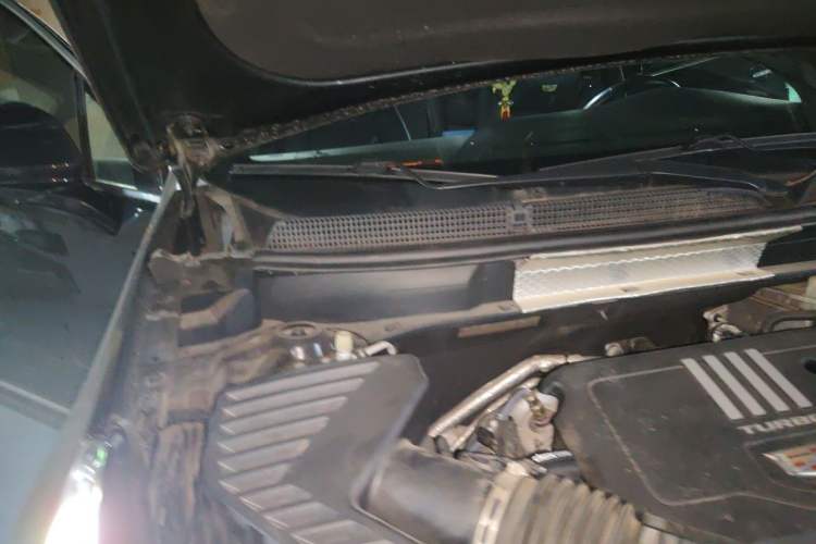 Used Cadillac XT5 2020 Revised Version 28T Luxury Edition Engine Bay Right