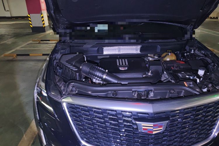 Used Cadillac XT5 2020 28T Luxury Version Engine Bay Right