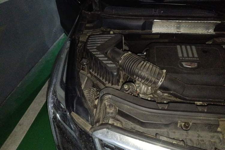 Used Cadillac XT5 2020 28T Luxury Version Engine Bay Right