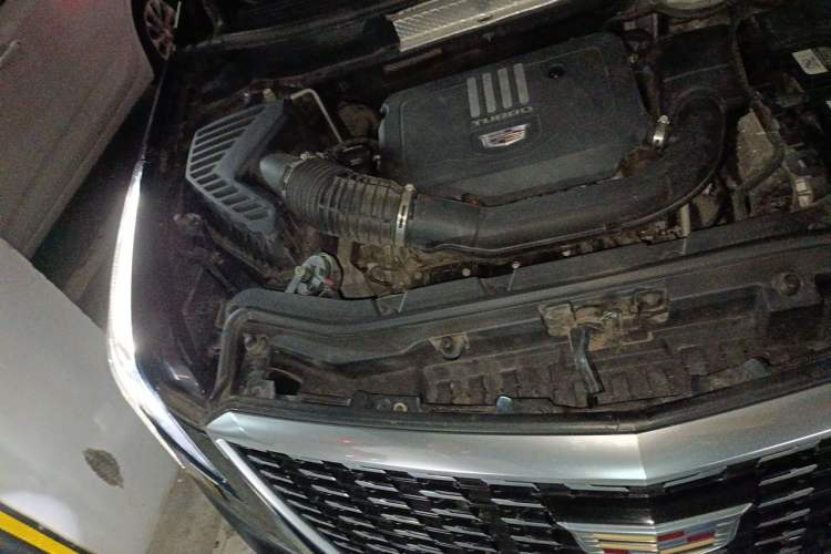 Used Cadillac XT5 2020 28T Luxury Version Engine Bay Right