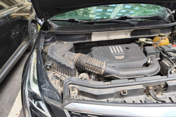 Used Cadillac XT5 2020 28T Luxury Version Engine Bay Right