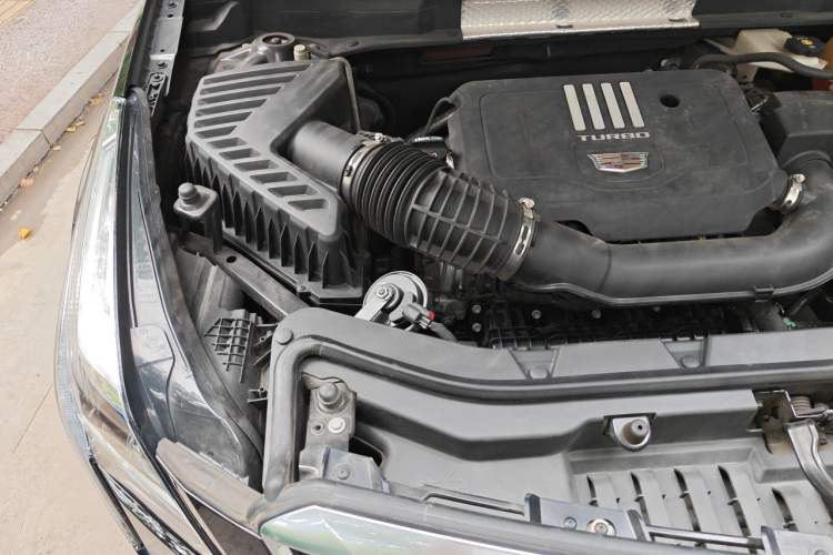 Used Cadillac XT5 2020 28T Luxury Version Engine Bay Right
