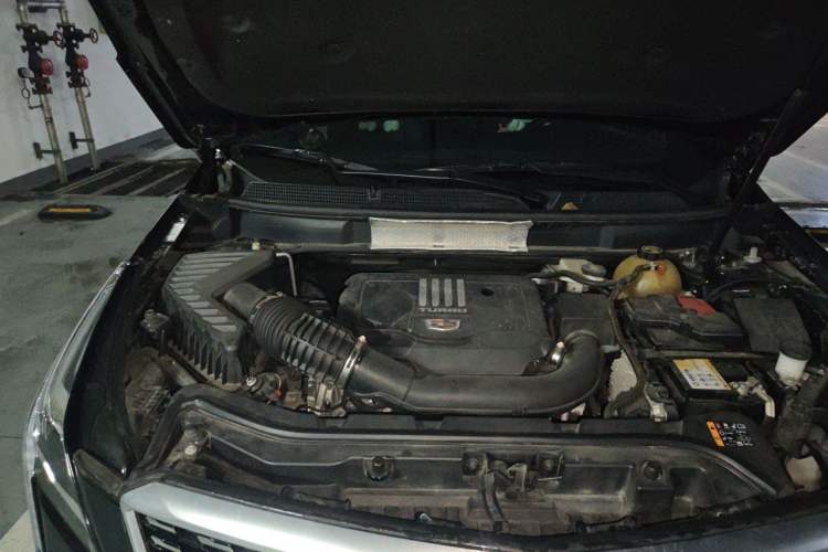 Used Cadillac XT5 2020 28T Luxury Version Engine Bay Right