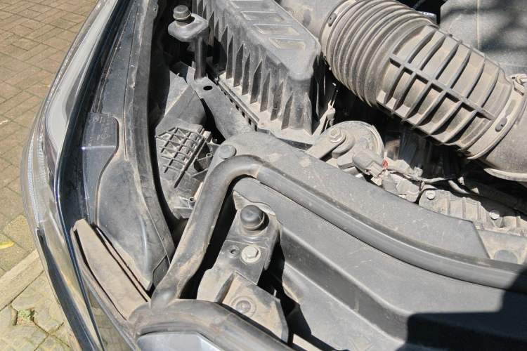 Used Cadillac XT5 2020 28T Four-Wheel Drive Luxury Version Engine Bay Right