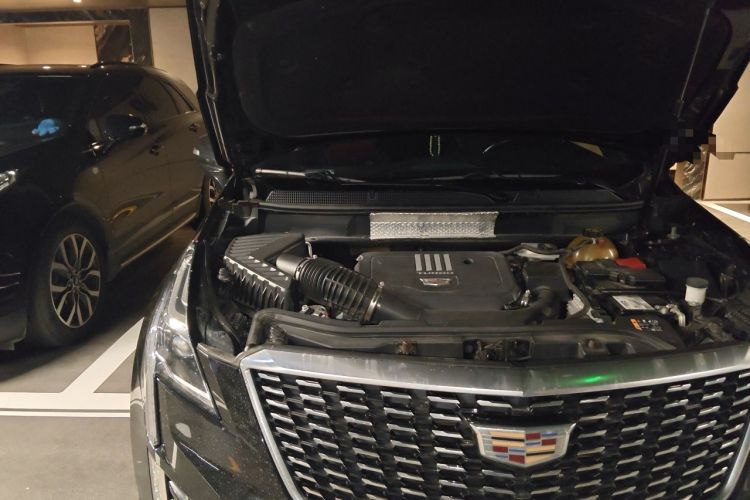 Used Cadillac XT5 2020 28T Luxury Version Engine Bay Right