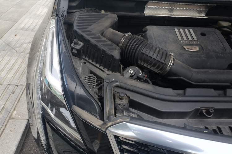 Used Cadillac XT5 2020 Revised Version 28T Luxury Edition Engine Bay Right