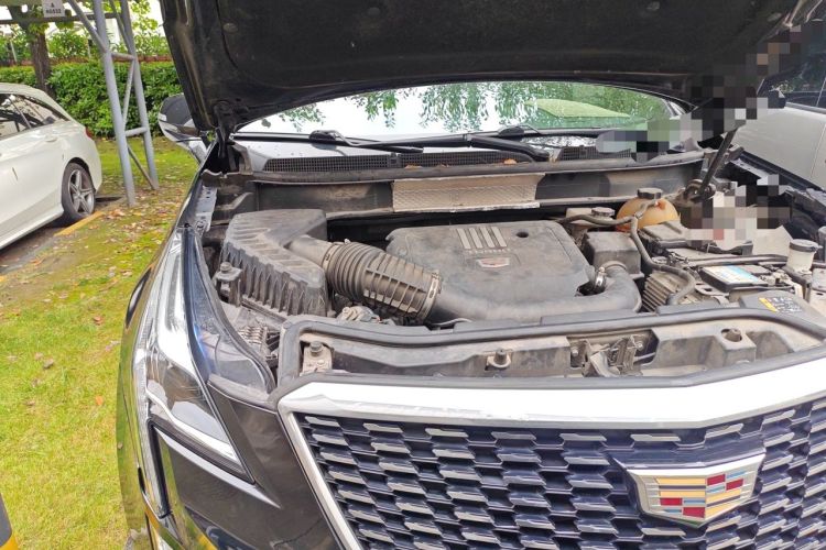 Used Cadillac XT5 2020 28T Luxury Version Engine Bay Right