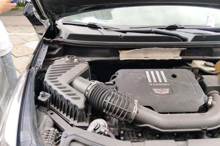 Used Cadillac XT5 2020 28T Luxury Version Engine Bay Right
