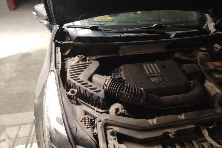 Used Cadillac XT5 2020 Revised Version 28T Luxury Edition Engine Bay Right