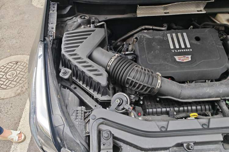 Used Cadillac XT5 2020 Revised Version 28T Luxury Edition Engine Bay Right