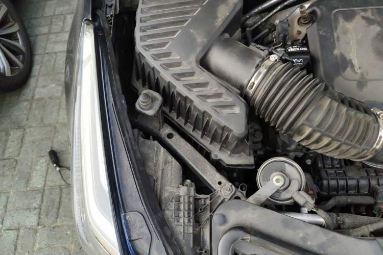 Used Cadillac XT5 2020 Revised Version 28T Four-Wheel Drive Luxury Edition Engine Bay Right