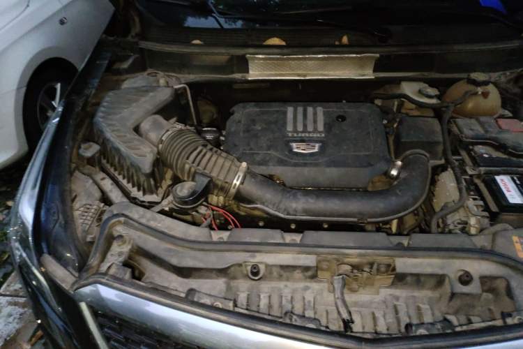 Used Cadillac XT5 2020 28T Luxury Version Engine Bay Right