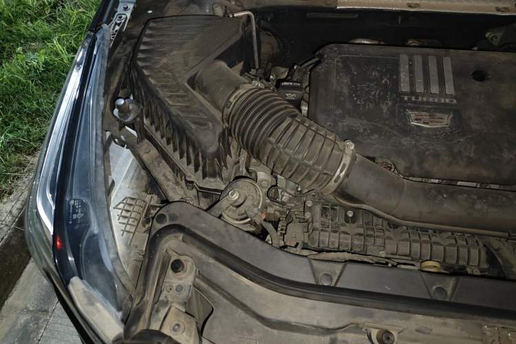 Used Cadillac XT5 2020 Revised Version 28T Luxury Edition Engine Bay Right