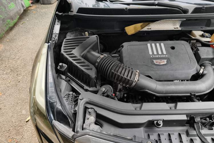 Used Cadillac XT5 2020 28T Luxury Version Engine Bay Right