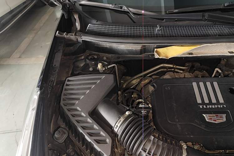 Used Cadillac XT5 2020 28T Luxury Version Engine Bay Right