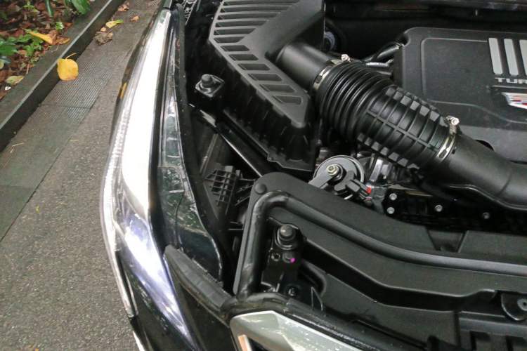 Used Cadillac XT5 2020 28T Tech Edition Engine Bay Right