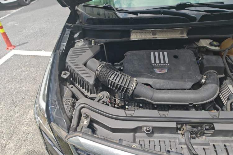 Used Cadillac XT5 2020 28T Luxury Version Engine Bay Right