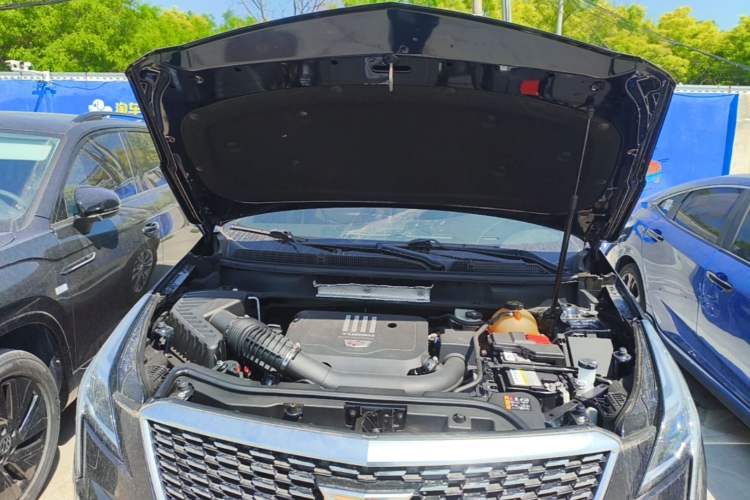 Used Cadillac XT5 2020 28T Luxury Version Engine Bay