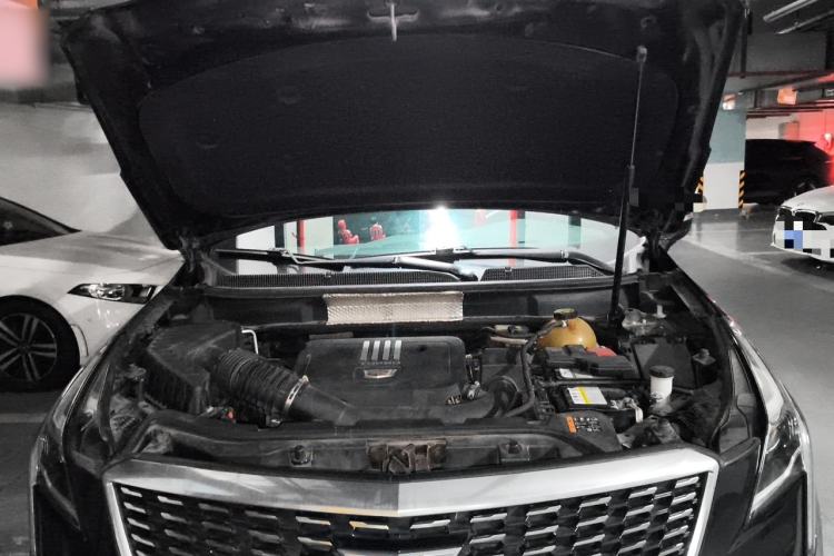 Used Cadillac XT5 2020 28T Luxury Version Engine Bay