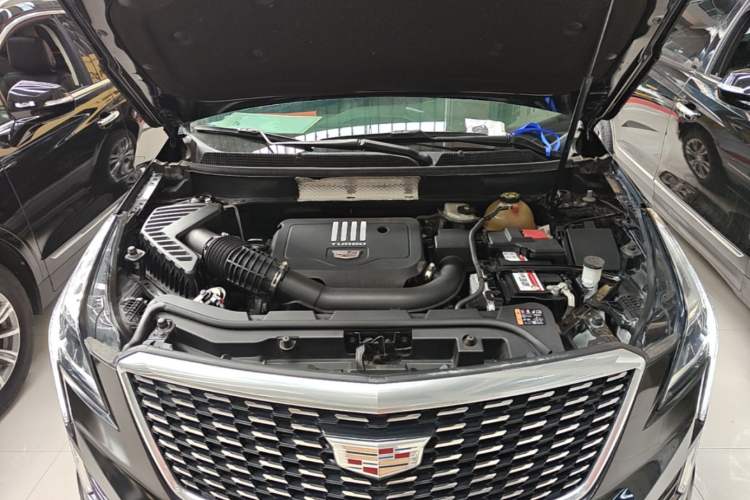 Used Cadillac XT5 2020 Revised Version 28T Luxury Edition Engine Bay