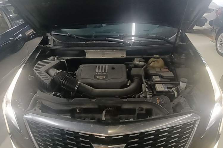 Used Cadillac XT5 2020 Revised Version 28T Luxury Edition Engine Bay