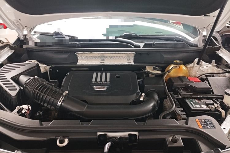 Used Cadillac XT5 2020 28T Luxury Version Engine Bay