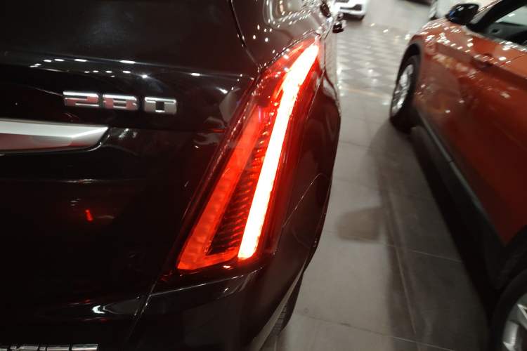 Used Cadillac XT5 2020 Revised Version 28T Luxury Edition Exterior 3