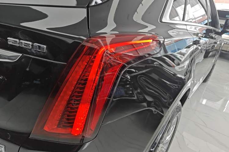 Used Cadillac XT5 2020 Revised Version 28T Luxury Edition Exterior 3
