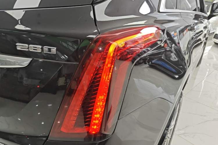 Used Cadillac XT5 2020 Revised Version 28T Luxury Edition Exterior 3