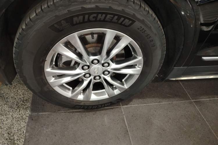 Used Cadillac XT5 2020 Revised Version 28T Luxury Edition Exterior 4