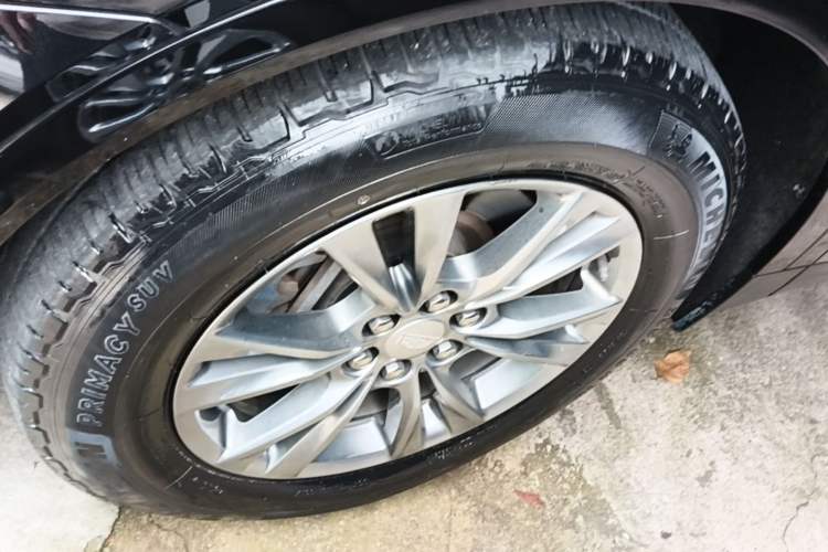 Used Cadillac XT5 2020 28T Luxury Version Exterior 4