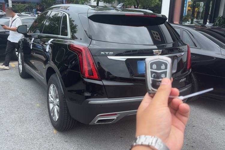 Used Cadillac XT5 2020 28T Luxury Version Exterior 4