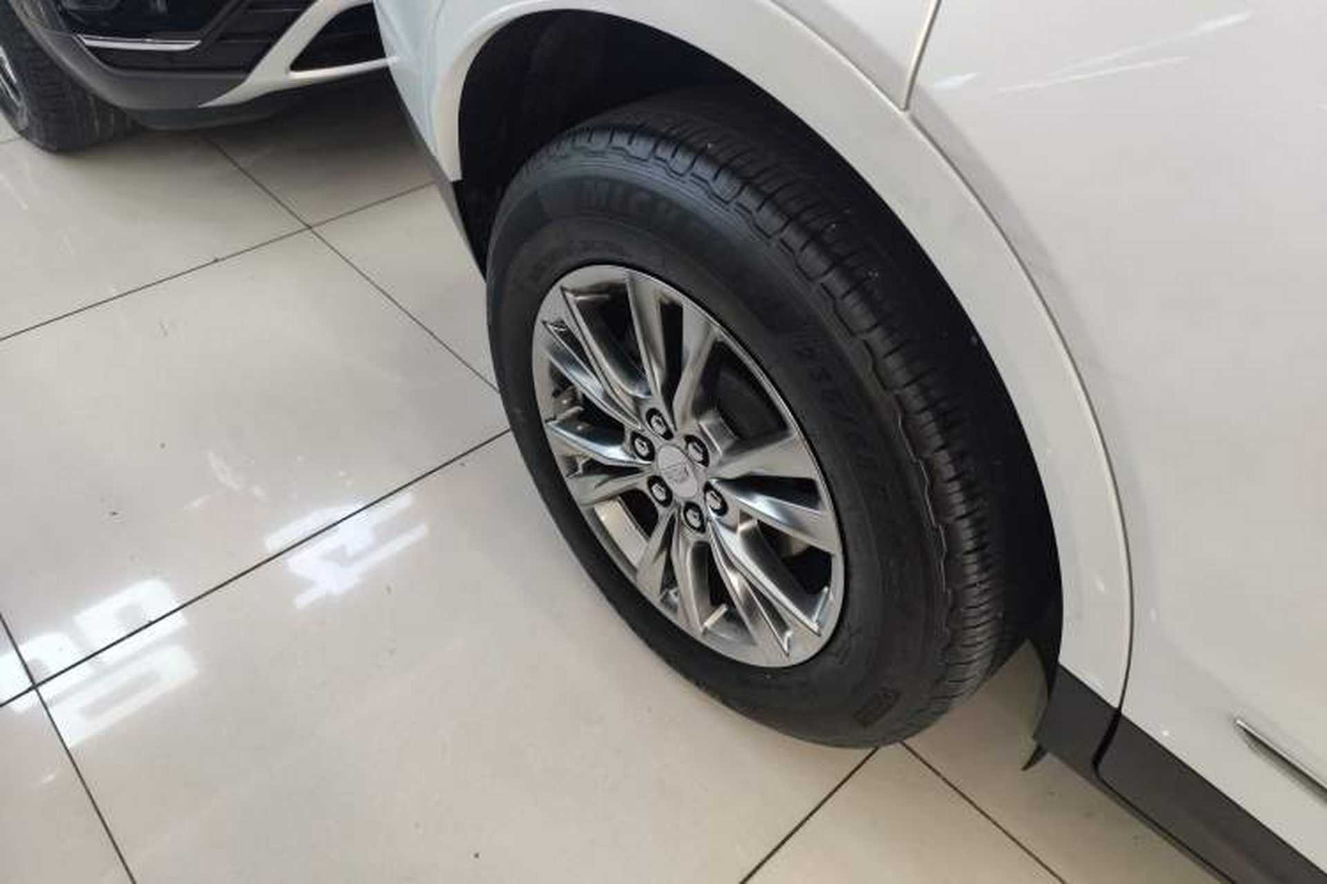 Used Cadillac XT5 2020 Revised Version 28T Luxury Edition Exterior 5